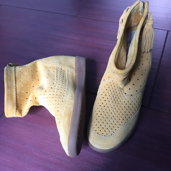 Isabel Marant perforated suede ankle boots - Picture 1 of 8